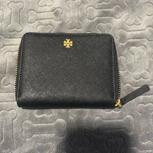 Tory Burch Small Zip Around Leather wallet